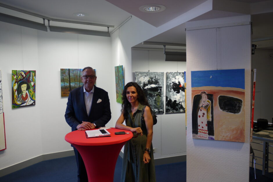 Kunstausstellung „Welten“ von Sirwa Rashid in der Kreissparkasse Gelnhausen