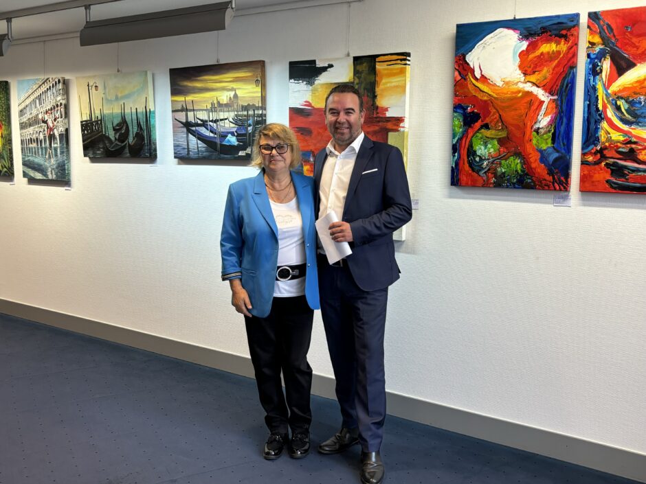 „Farbige Impressionen“ Ausstellung von Julia Kolev in der Kreissparkasse Gelnhausen