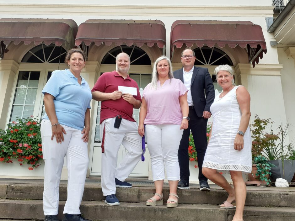 Spende für die Pflegeeinrichtungen Schloss Meerholz