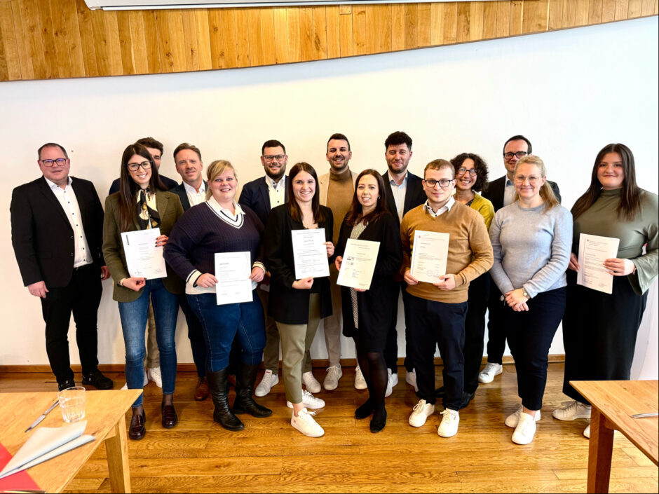 Qualität durch Qualifikation: 14 Mitarbeitende geehrt