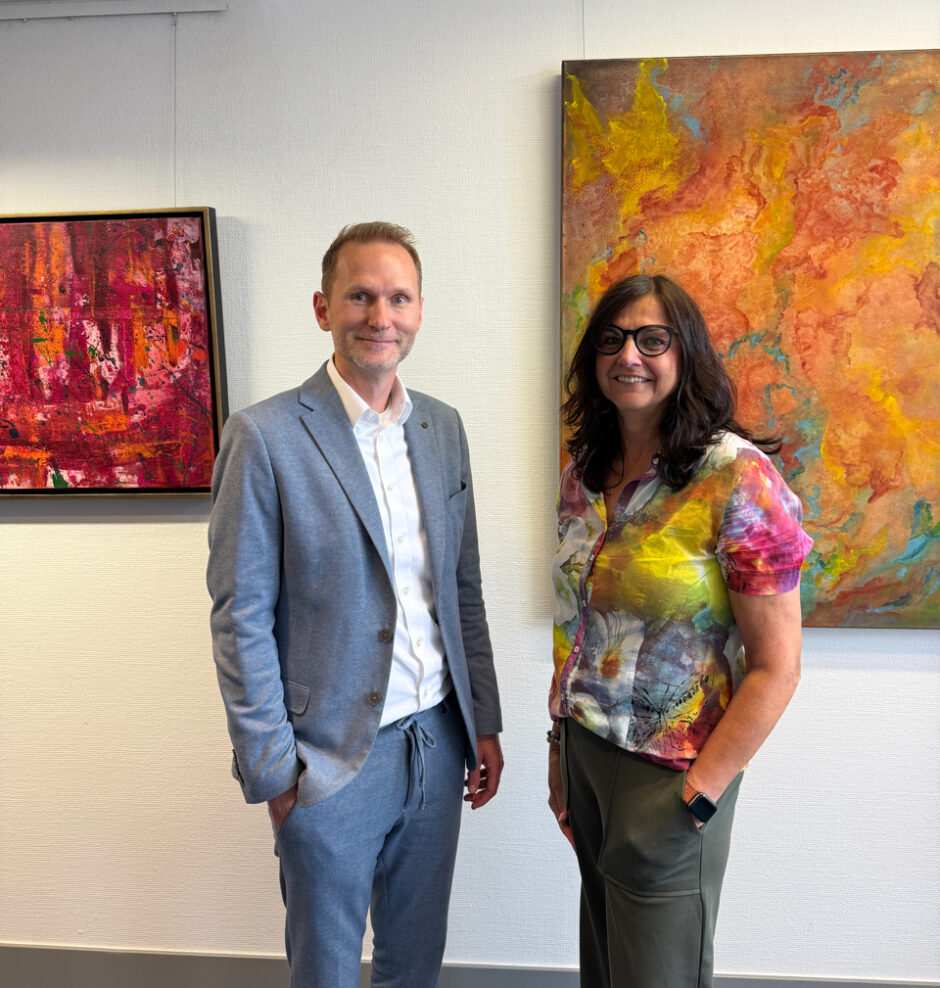 „Meine Welt in Farben“ – Ausstellung von Sabine Schmitt in der Kreissparkasse Gelnhausen