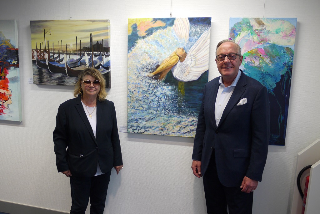 Gemäldeausstellung von Julia Kolev in der Kreissparkasse Gelnhausen