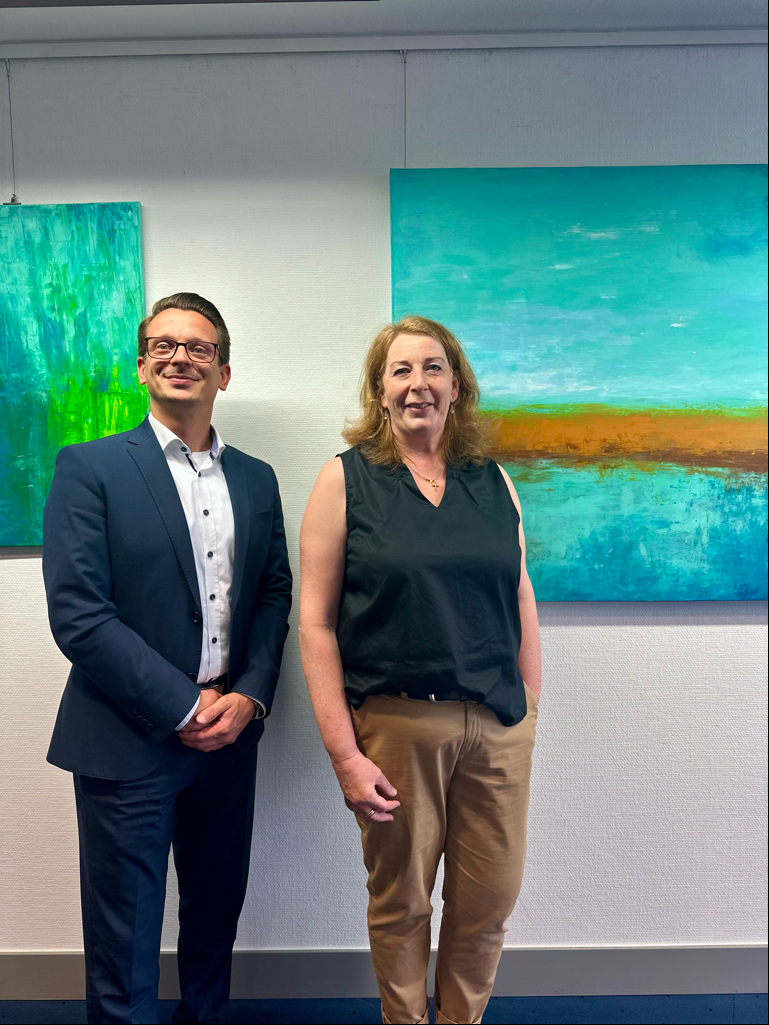 „Sommermomente“ – Ausstellung von Anette Pfahls in der Kreissparkasse Gelnhausen