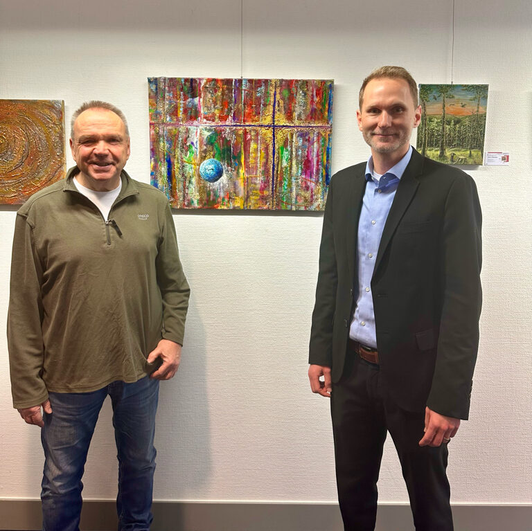 „Zwischen den Welten“ – Ausstellung von Andreas Bohlender in der Kreissparkasse Gelnhausen